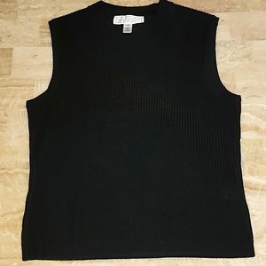 St. John Sport Essentials black shell sz. P